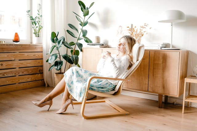 sillon de madera cómodo