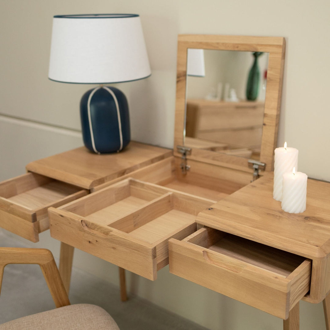 Mesa de maquilhagem em madeira maciça SWEDEN 1 | NordicStory