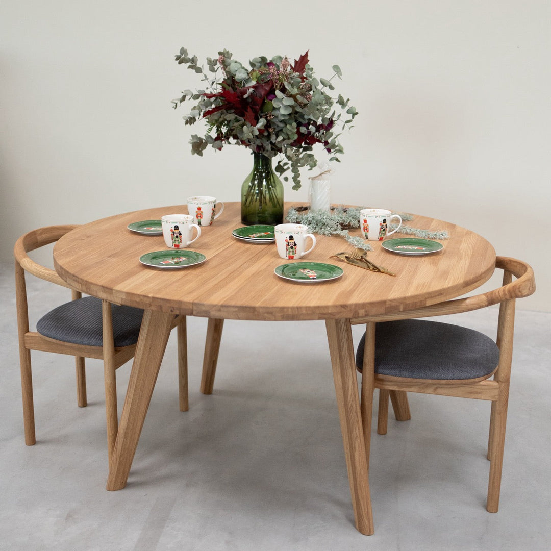 Mesa de comedor redonda y extensible de madera maciza de roble LEA | NordicStory