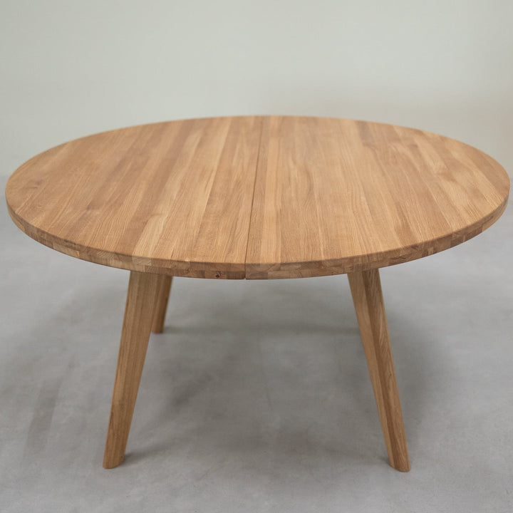 Mesa de comedor redonda y extensible de madera maciza de roble LEA | NordicStory