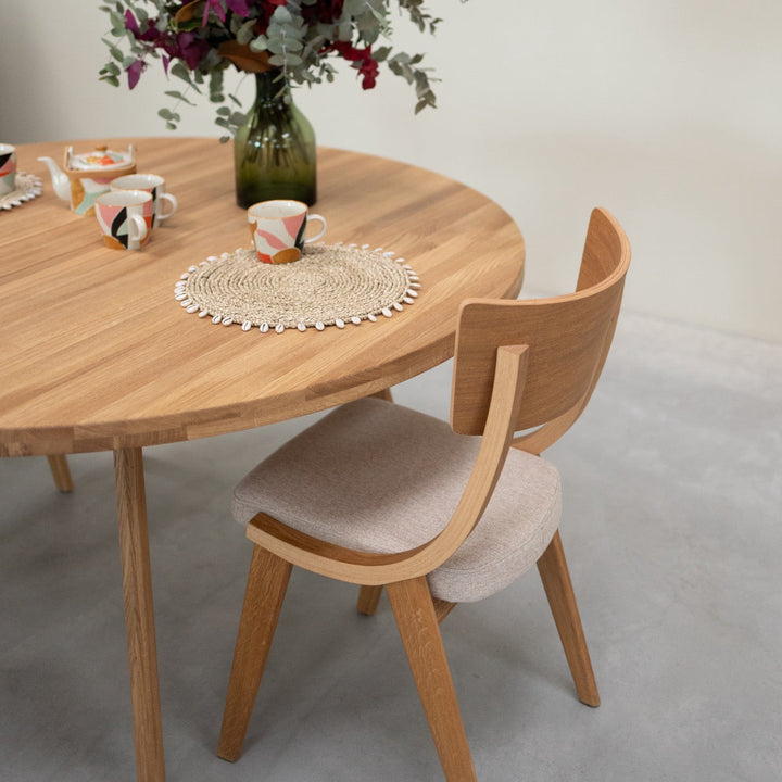 Mesa de comedor redonda y extensible de madera maciza de roble LEA | NordicStory