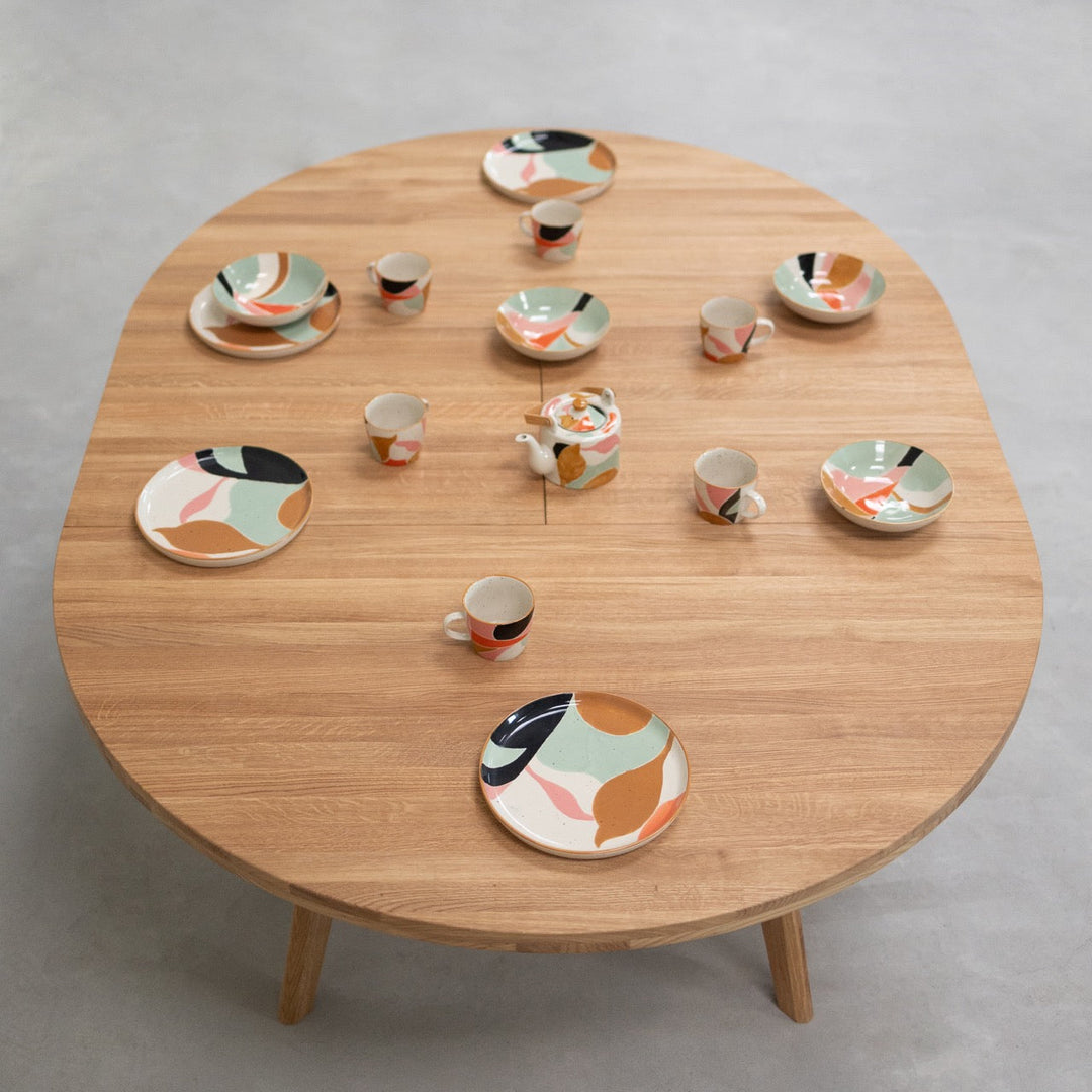 Mesa de comedor redonda y extensible de madera maciza de roble LEA | NordicStory