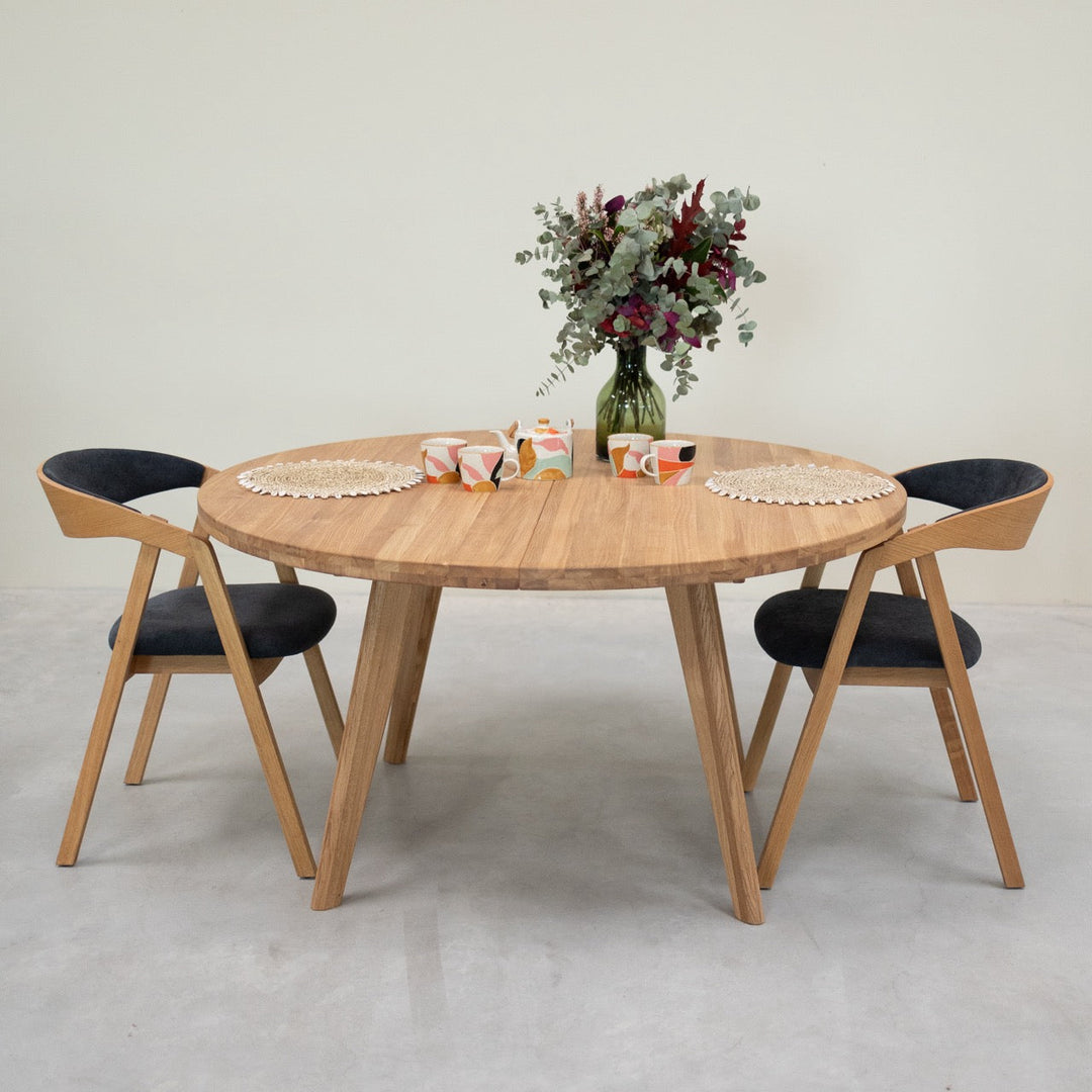 Mesa de comedor redonda y extensible de madera maciza de roble LEA | NordicStory