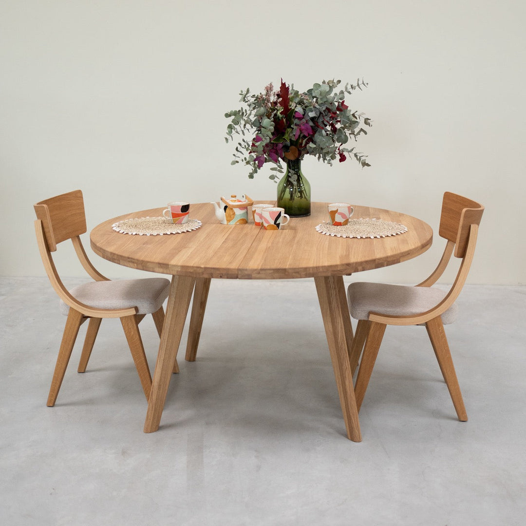Mesa de comedor redonda y extensible de madera maciza de roble LEA | NordicStory