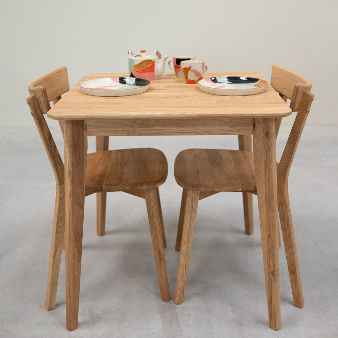 Mesa de jantar quadrada em carvalho maciço GUSTAF | NordicStory