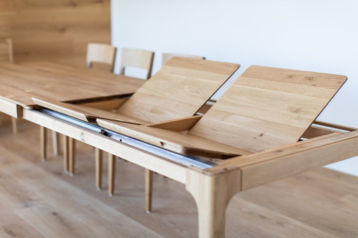 Mesa de jantar extensível em madeira maciça CREATIV | VESKOR