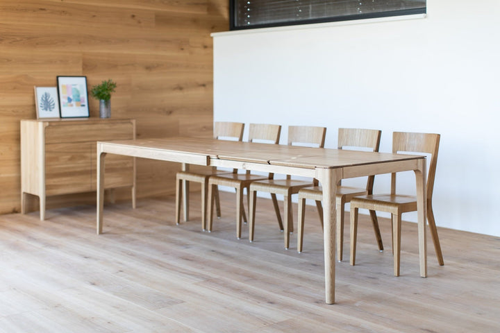 Mesa de jantar extensível em madeira maciça CREATIV | VESKOR