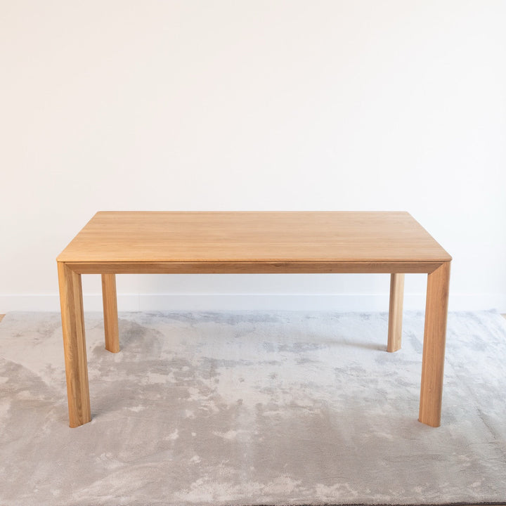 Table de salle à manger fixe en bois massif DITA | VESKOR