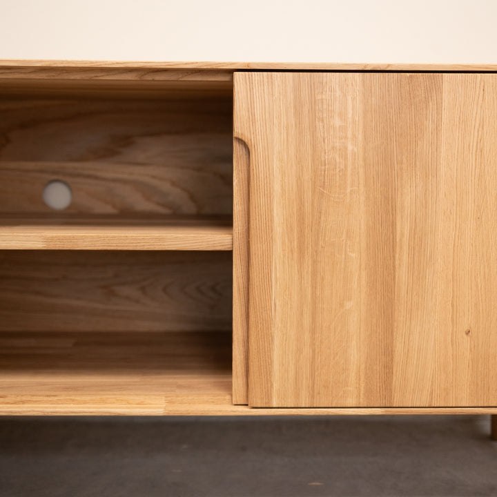 Mueble de TV madera roble AMANDI | VESKOR
