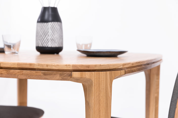 VESKOR mesa maciza de haya de colección Ikona mueble nórdico moderno