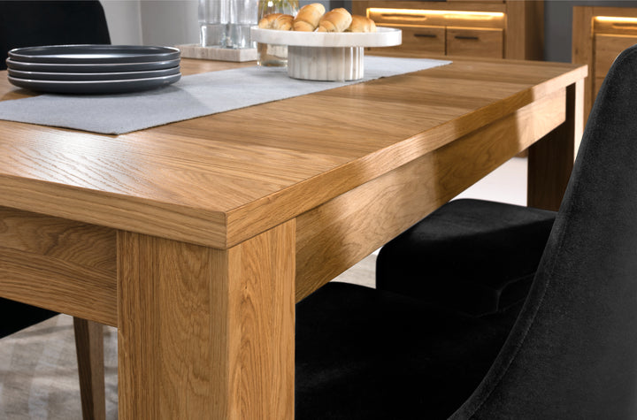 VESKOR Mesa comedor extensible de madera maciza de roble de la colección Londres. Mueble nórdico con un diseño moderno 