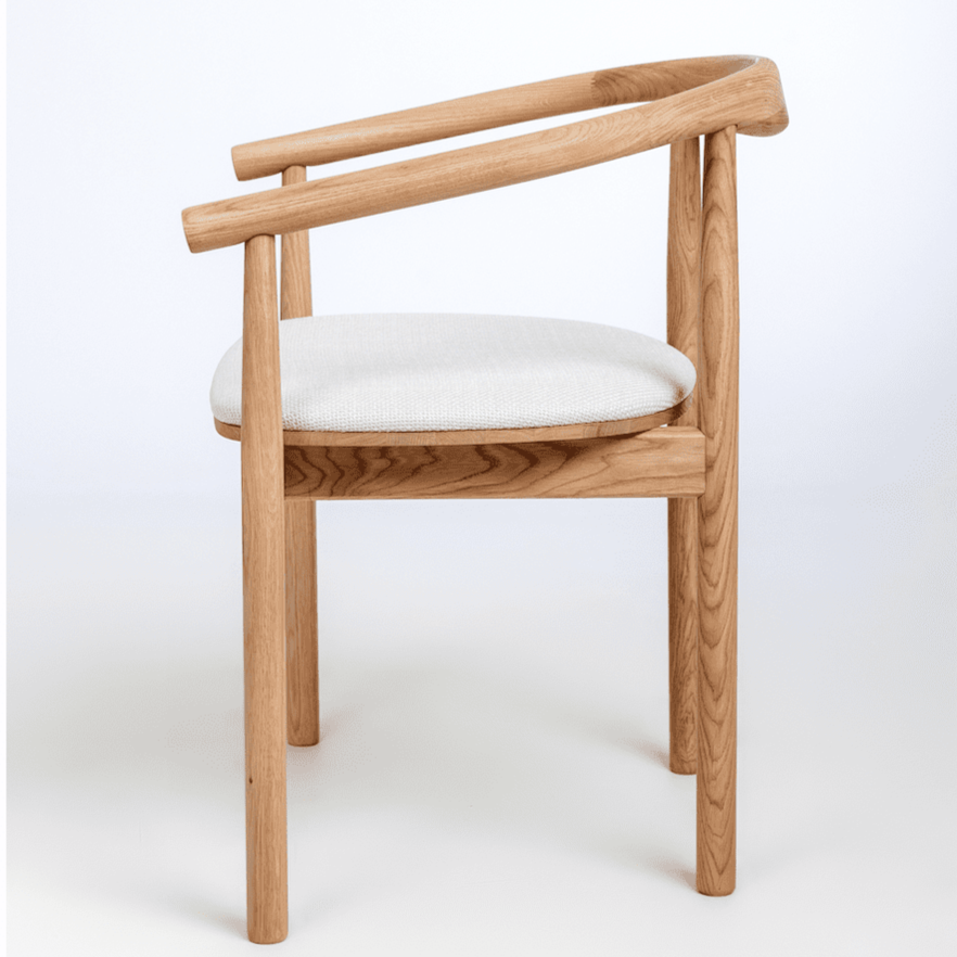 VESKOR Silla de madera maciza de roble tapizada de la colección Lea Mueble nórdico con un diseño moderno Mobel.Store