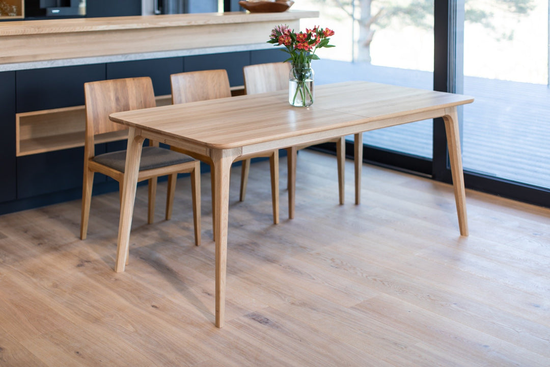 Mesa de comedor fija madera maciza TOKIO | KARPIS