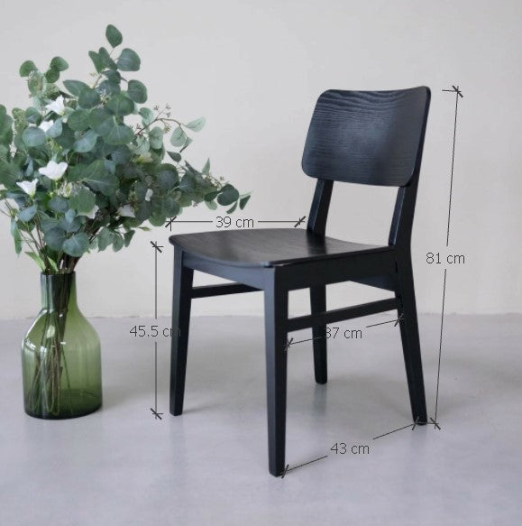 VESKOR Pack de Sillas de comedor de madera maciza de roble de color negro de la colección Dania Mueble nórdico con un diseño moderno Mobel.Store
