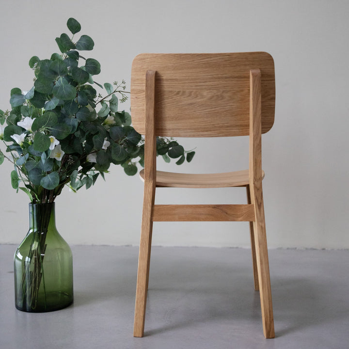 VESKOR Pack de Sillas de comedor de madera maciza de roble de la colección Dania Mueble nórdico con un diseño moderno Mobel.Store