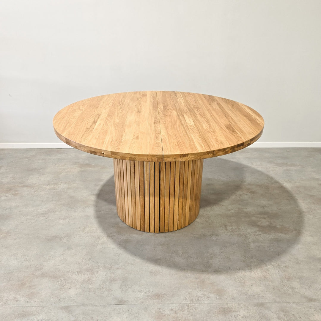 VESKOR Mesa de comedor redonda extensible de madera maciza roble ROMA 135-235 x 135 x 75 cm.