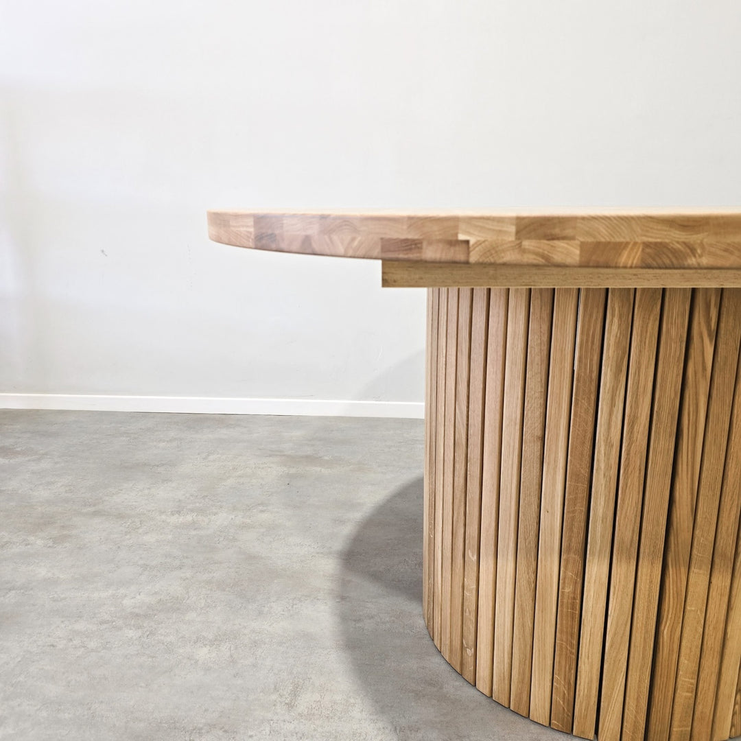 VESKOR Mesa de comedor redonda extensible de madera maciza roble ROMA 135-235 x 135 x 75 cm.