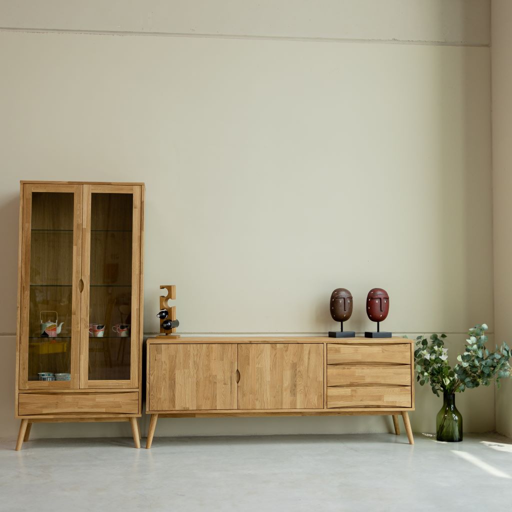 VESKOR Vitrina Malmo madera maciza roble Mueble nórdico moderno
