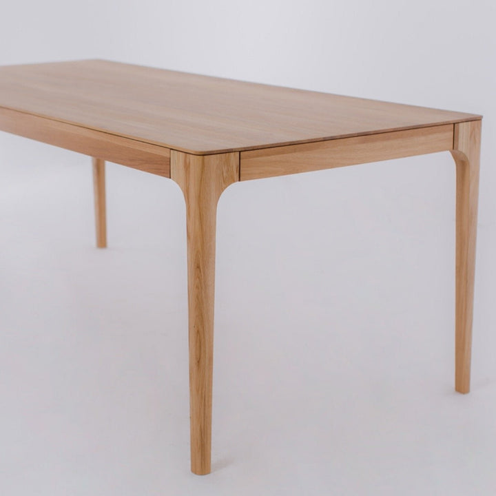 Mesa de comedor de madera maciza roble haya sostenible karpis mobel.store