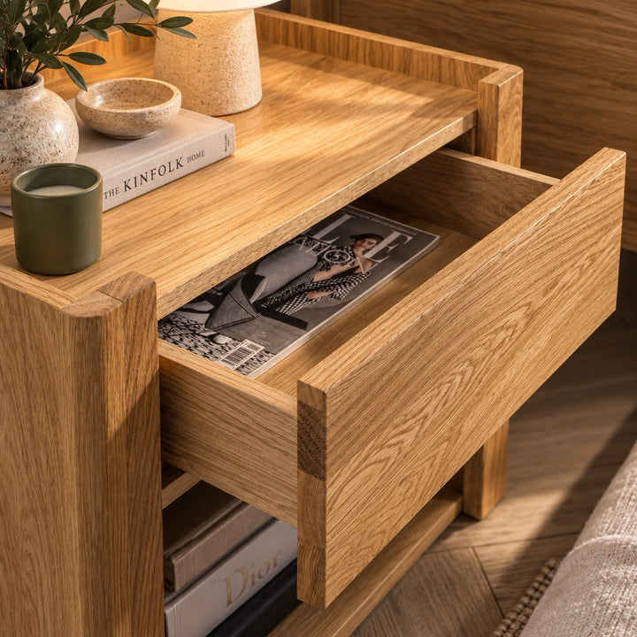 Mesa de noche de madera maciza LISBOA 79 | LoftStory