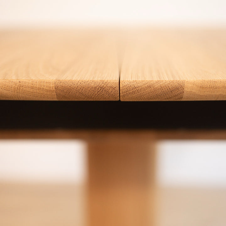 Mesa de jantar extensível em madeira maciça LUNA | VESKOR